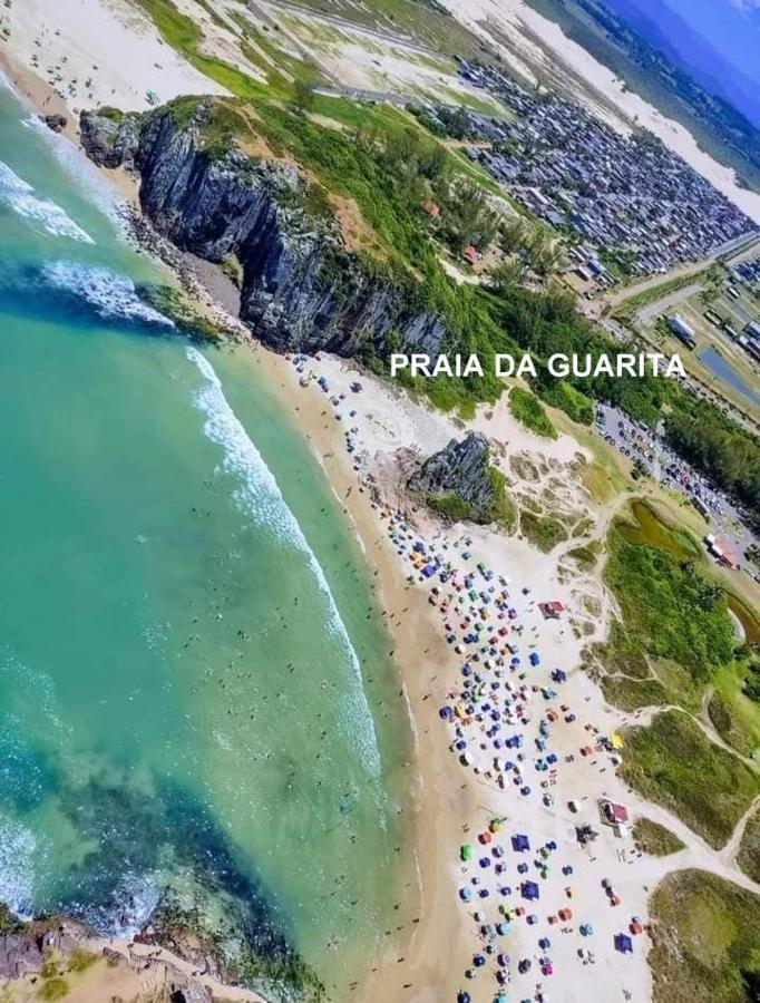 Casa De 2 Quartos Com 2 Ares-Condicionados Em Torres-Rs - Na Mais Bela Praia Gaucha - Cozinha - Banheiro - Tv Smart 32 E Wi-Fi - Estacionamento - Anfitria Superhost No Bnb Villa Exterior foto