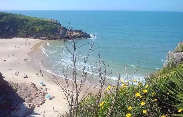 Casa De 2 Quartos Com 2 Ares-Condicionados Em Torres-Rs - Na Mais Bela Praia Gaucha - Cozinha - Banheiro - Tv Smart 32 E Wi-Fi - Estacionamento - Anfitria Superhost No Bnb Villa Exterior foto