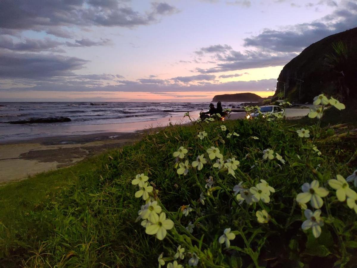 Casa De 2 Quartos Com 2 Ares-Condicionados Em Torres-Rs - Na Mais Bela Praia Gaucha - Cozinha - Banheiro - Tv Smart 32 E Wi-Fi - Estacionamento - Anfitria Superhost No Bnb Villa Exterior foto