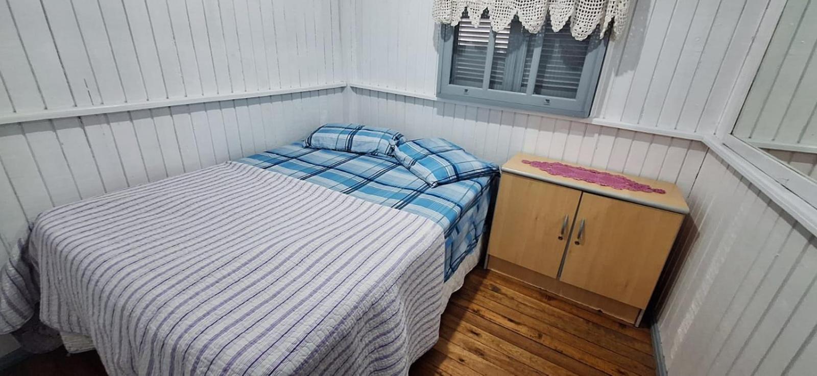 Casa De 2 Quartos Com 2 Ares-Condicionados Em Torres-Rs - Na Mais Bela Praia Gaucha - Cozinha - Banheiro - Tv Smart 32 E Wi-Fi - Estacionamento - Anfitria Superhost No Bnb Villa Exterior foto