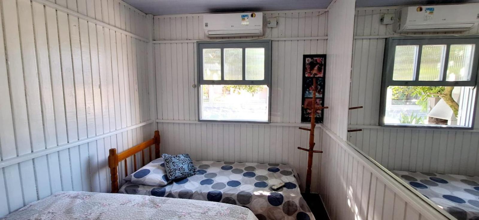Casa De 2 Quartos Com 2 Ares-Condicionados Em Torres-Rs - Na Mais Bela Praia Gaucha - Cozinha - Banheiro - Tv Smart 32 E Wi-Fi - Estacionamento - Anfitria Superhost No Bnb Villa Exterior foto